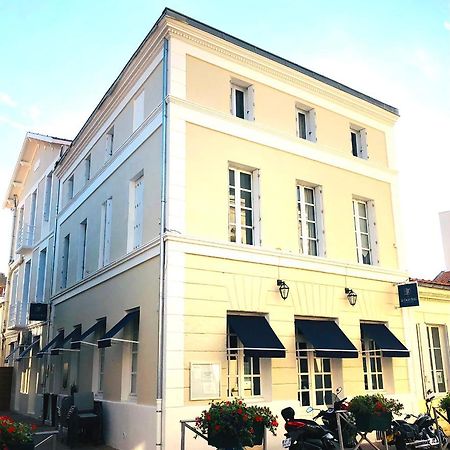 Hotel 2 Etoiles Et Restaurant Le Galet Bleu 푸라 외부 사진