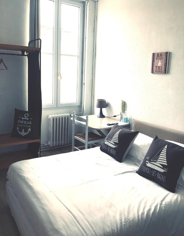 Hotel 2 Etoiles Et Restaurant Le Galet Bleu 푸라 외부 사진